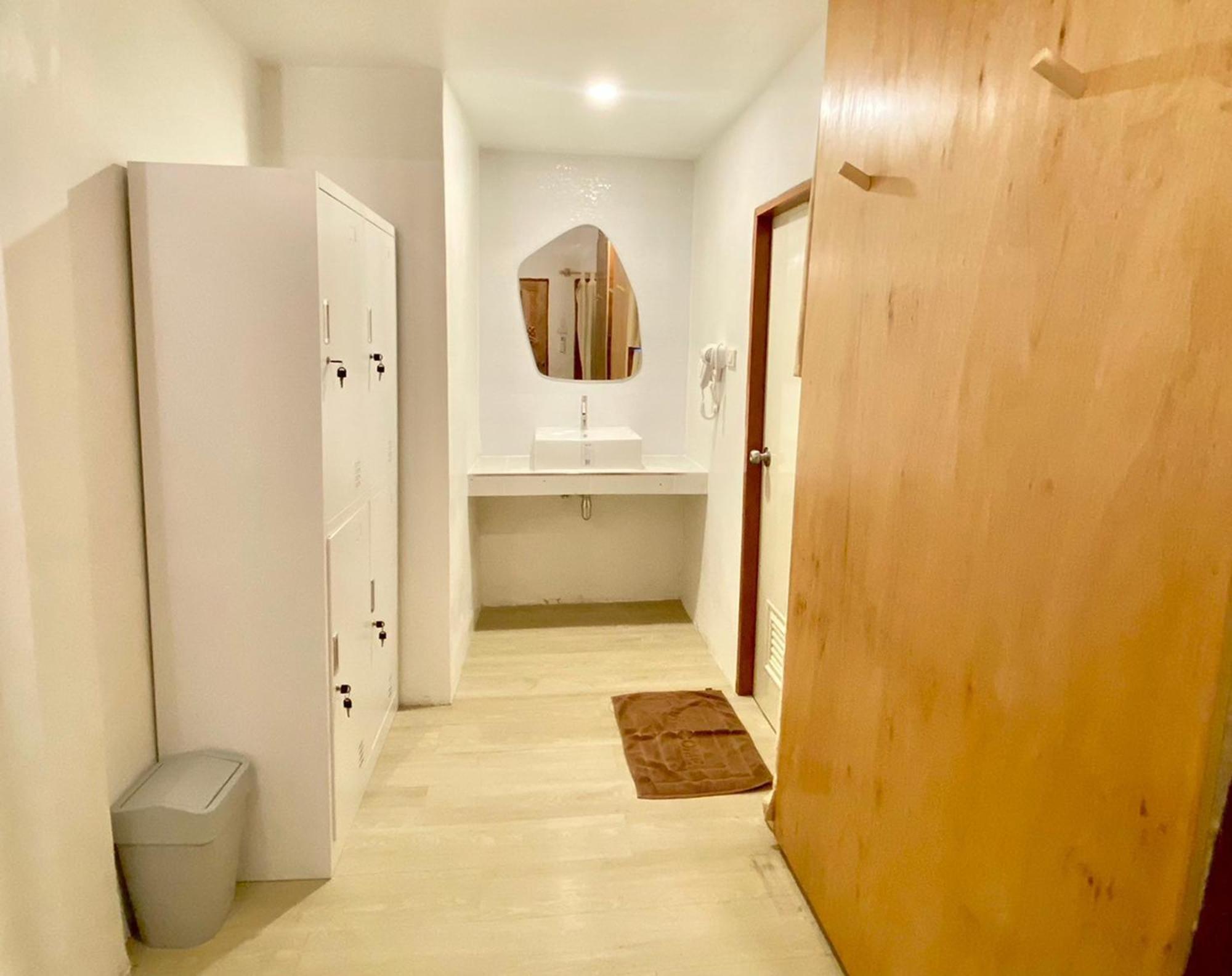 Ubox Samui & -