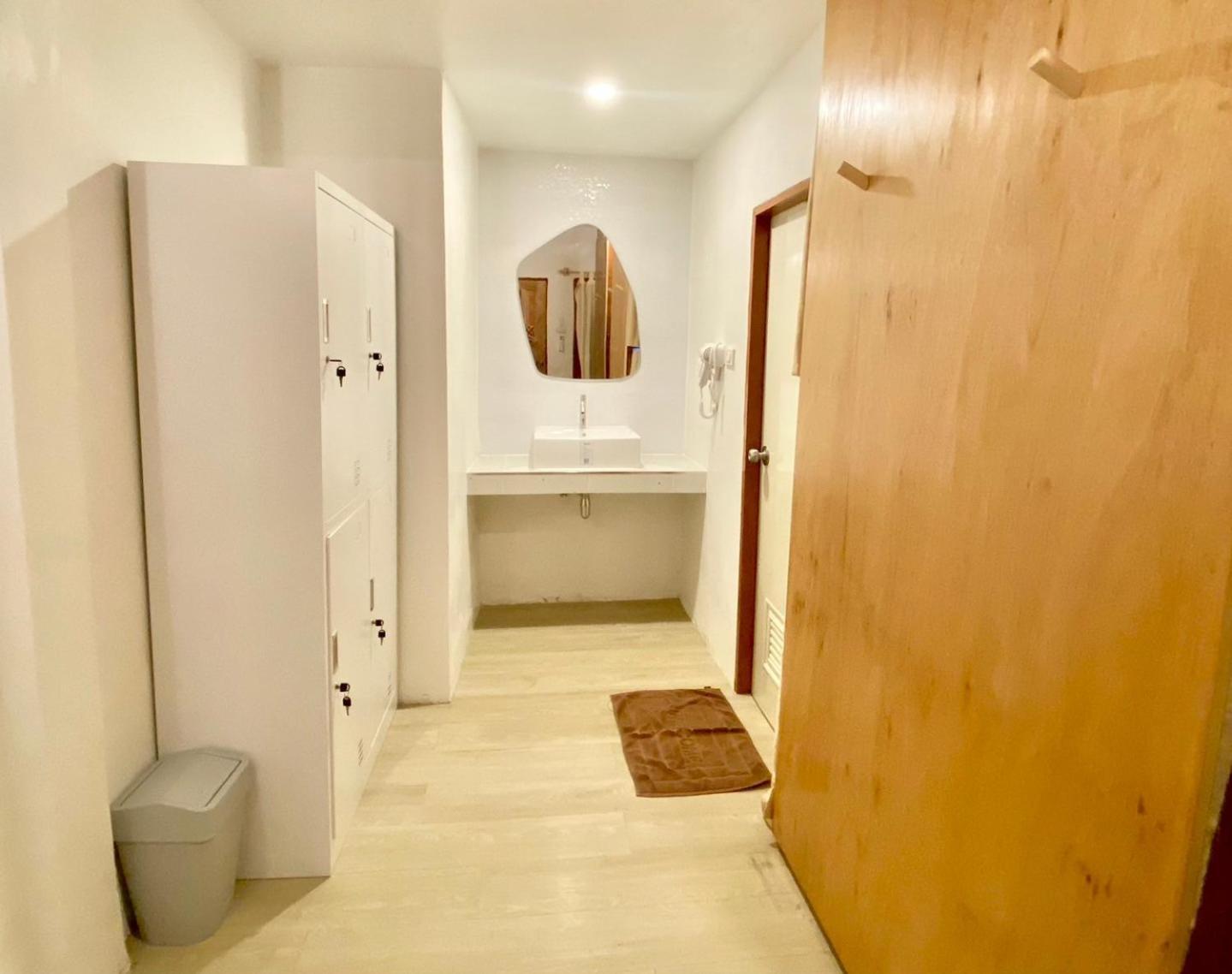Ubox Samui & - Hostel