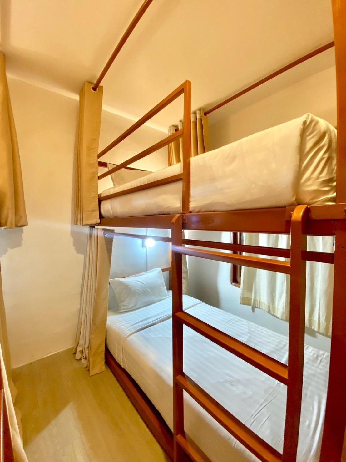Ubox Samui & - Hostel