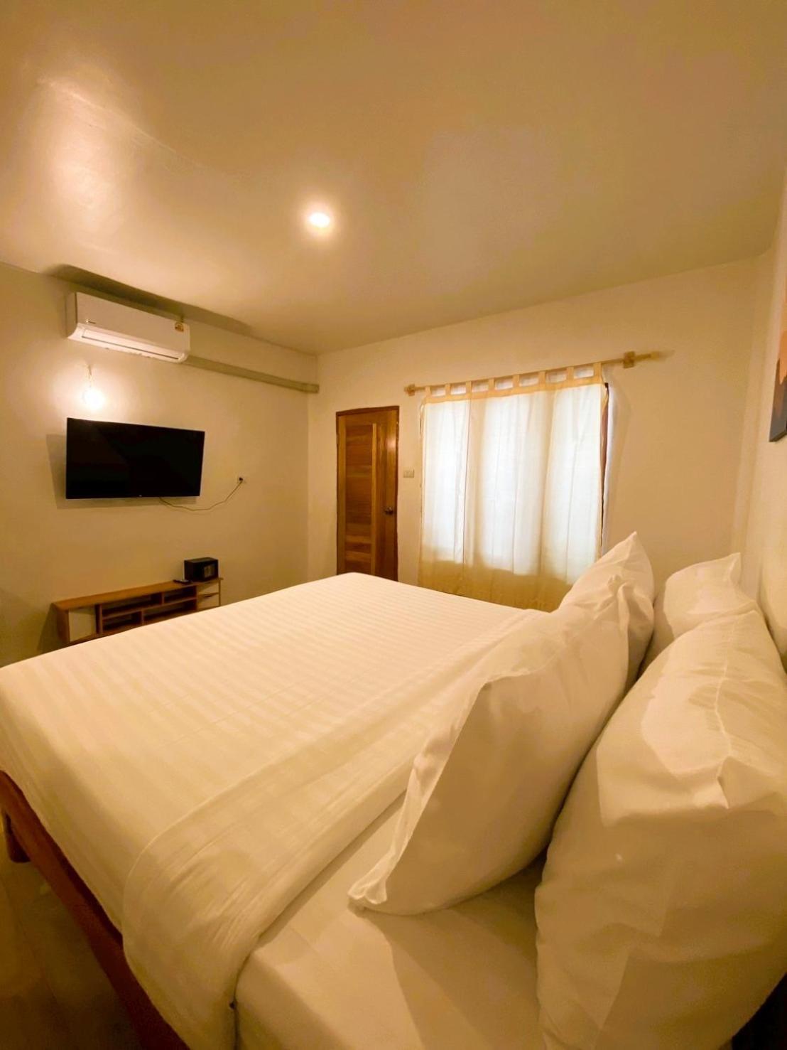 Ubox Samui & -